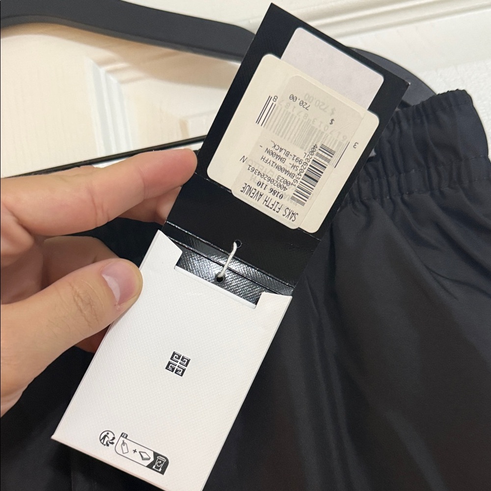 Givenchy shorts - Picture 2 of 3